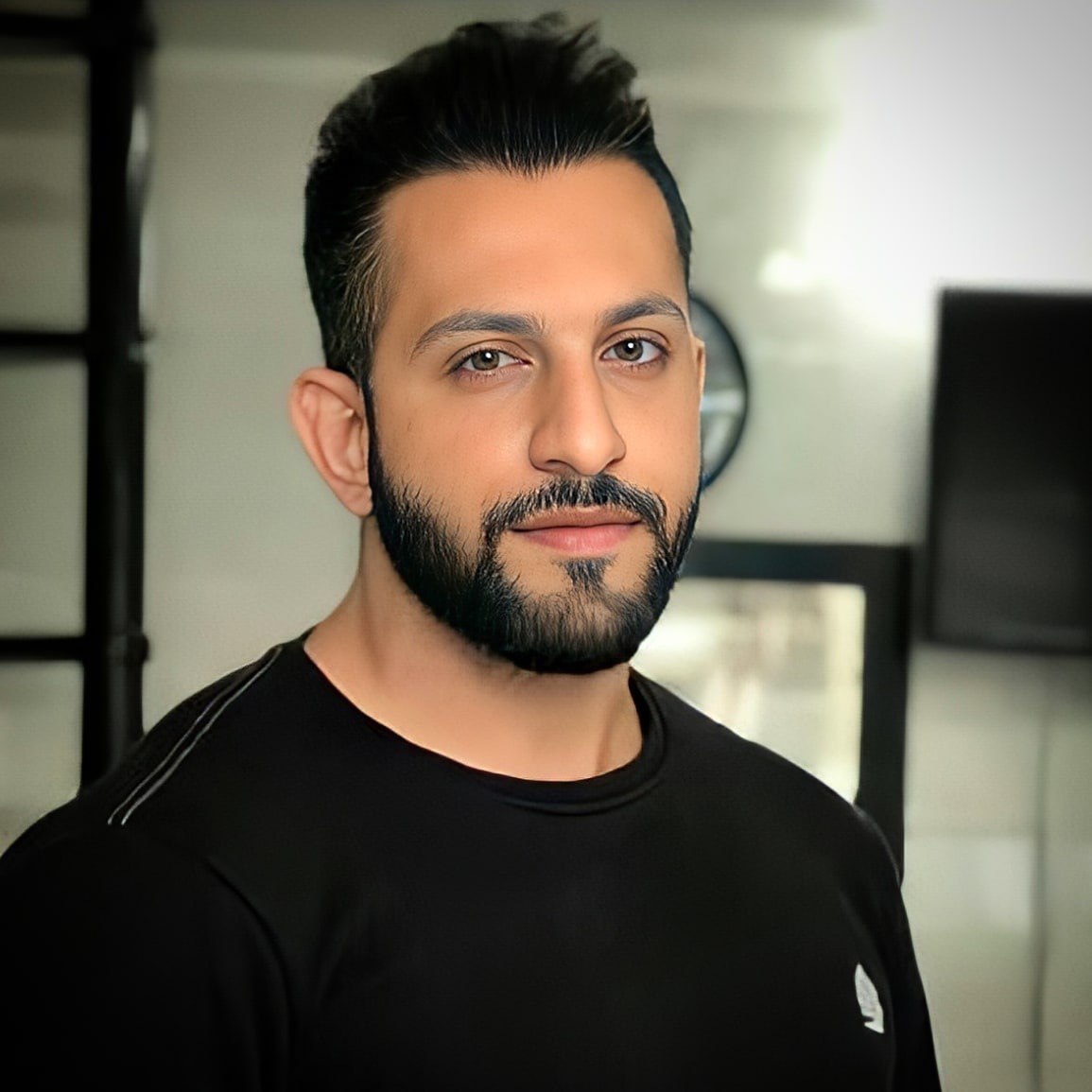 عباس اسدی آرایشگر